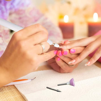 مجموعة العناية بالأظافر