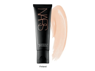 Nars - كريم أساس فيلفت مات مع عامل حماية من الشمس 30 PA